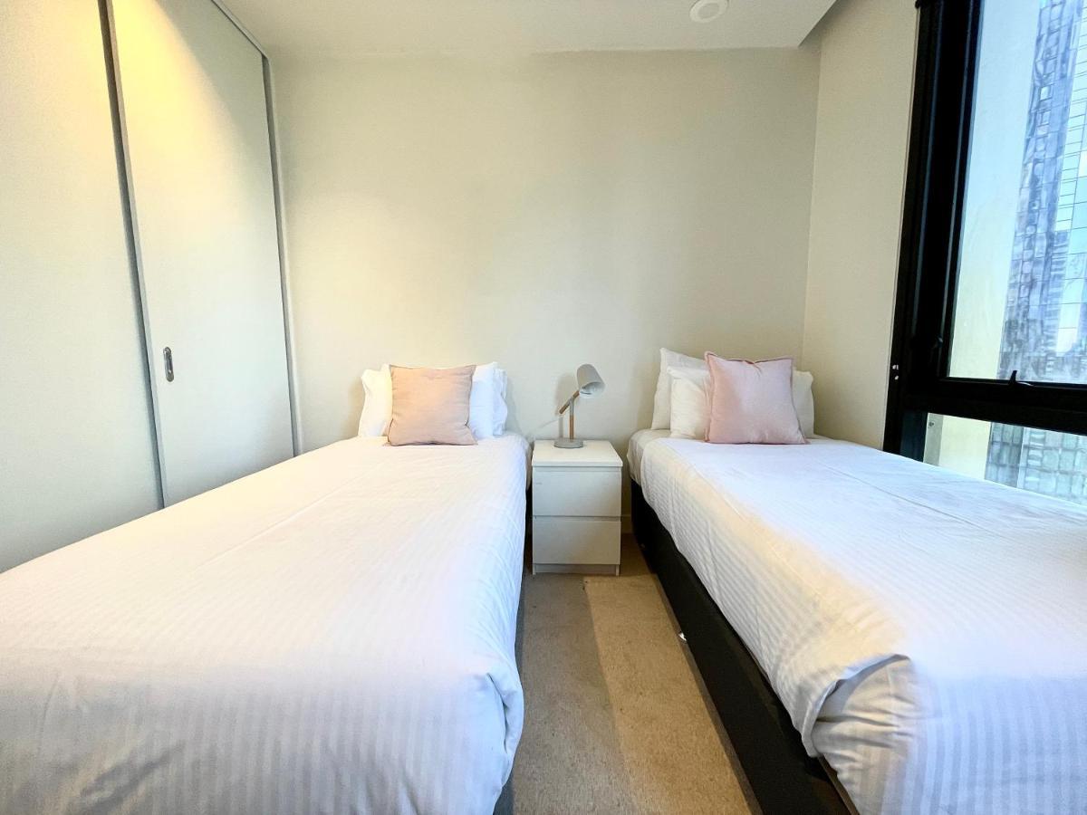 Readyset Apartments At Empire Мельбурн Экстерьер фото